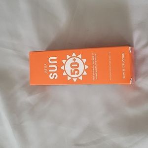 Face protector sunscreen sfp 50+